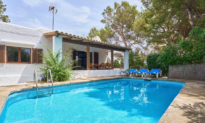Portopetro House | originally-Majorcan house in Ibizan construction with pool, internet
