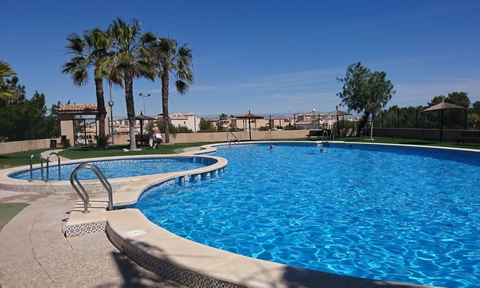 Orihuela Costa Villa | Orihuela - Sleeps 6 - Pool - Parking - PetFriendly