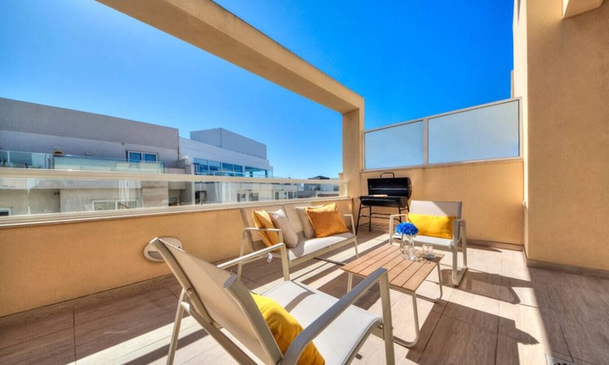Swieqi Apartment | Ortigia Penthouse/Private Terrace/Sea View