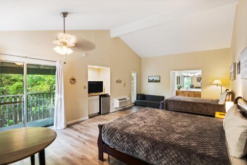 Osage Beach House | Osage Oasis-B