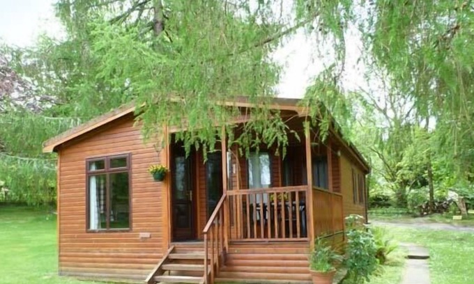 Dalmally Cabin | OSPREY LODGE, pet friendly, with a garden in Dalmally