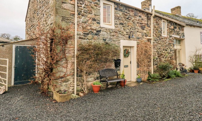 Hesket Newmarket House | OSTLERS BARN, pet friendly, with a garden in Hesket Newmarket
