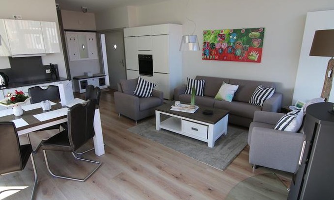 Heiligenhafen House | Ostsee - Reetdachhaus Nr 9 'Emma' im Strand Resort