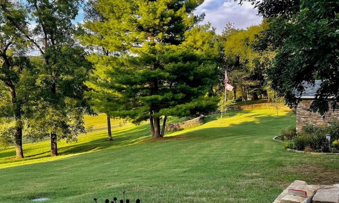 Fayetteville House | Ottobahn Farm, Quiet Farm Home on River 15 min from UofA