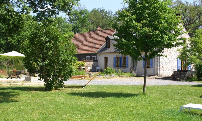 Montchevrier House | Oude Schuur Omgetoverd tot Moderne Gîte