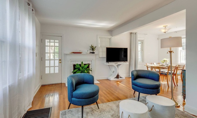 Belmont - Hillsboro House | Our cozy stone cottage is a wonderful home in a beautiful neighborhood filled with mature trees