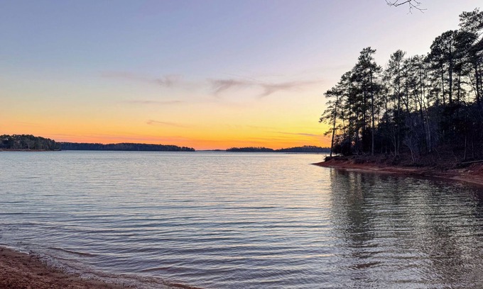 Anderson Condo | “Our Happy Place” on Lake Hartwell: Ready for you to relax and unwind!