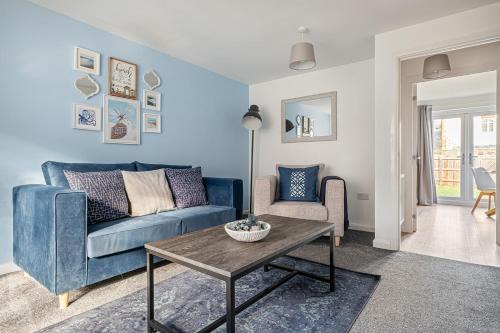 Bedford Apartment | Our latest stunning property by Our Home Short Stays free parking super fast WiFi large back garden and crisp hotel white linen