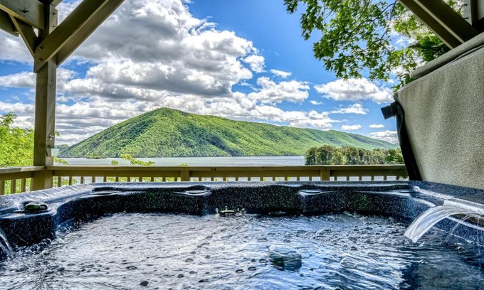 Huddleston House | Our Point of View