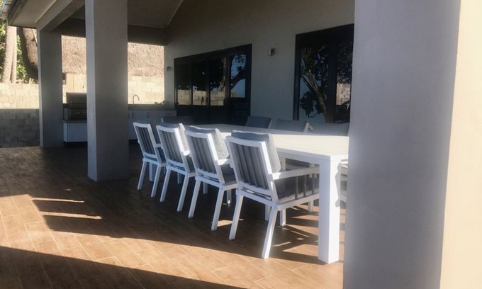 Tagaqe House | Out of the Blue Fiji - Spacious Beachouse on Beach