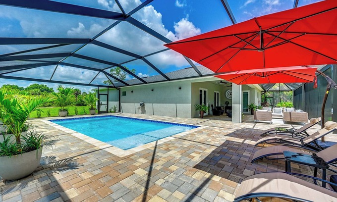 Rural Estates House | Outdoor Oasis: Upscale Hideaway in Naples!