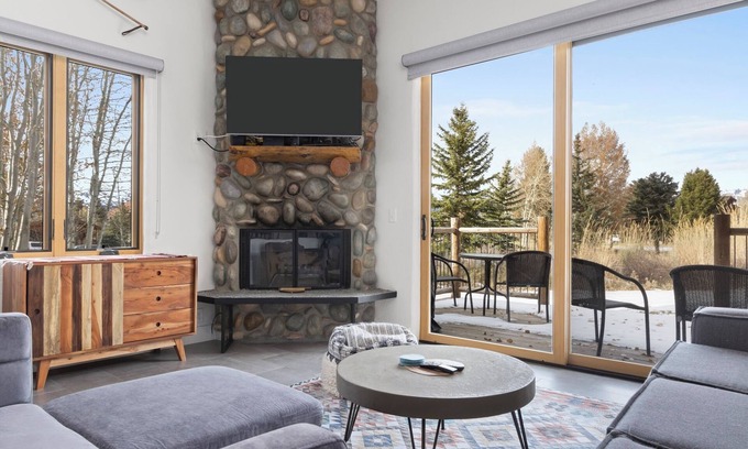 Spring Creek Ranch House | Outpost: Harvest Dance 3170 - Teton Views!