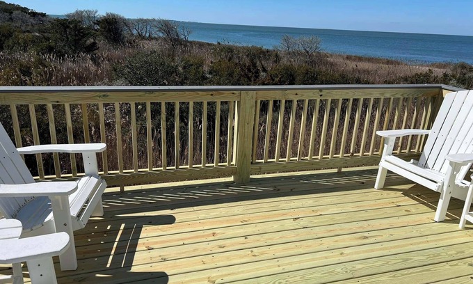 Ocracoke House | Outstanding Views of Pamlico Sound and Sunsets