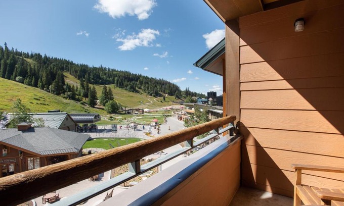 Winter Park Apartment | Outstanding Zephyr Mountain Lodge Condo with Ski Slope Views condo