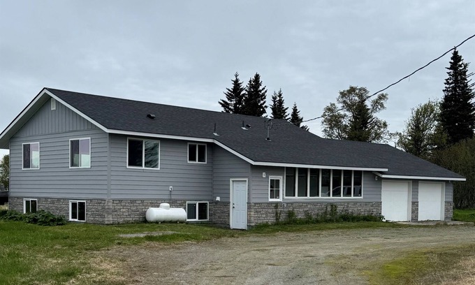 Ninilchik House | Overlooking the Cook Inlet with an Awesome View