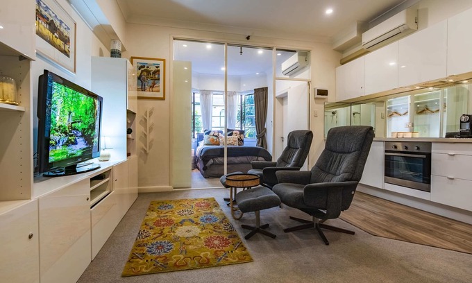 Kings Cross Apartment | Oversized Potts Point Studio