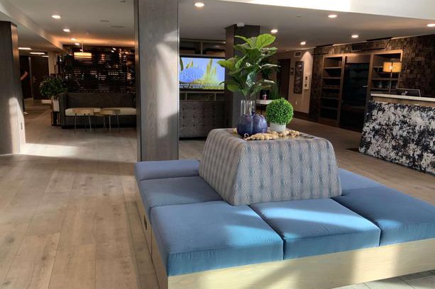 Hayden Island Hotel | Oxford Suites Portland - Jantzen Beach