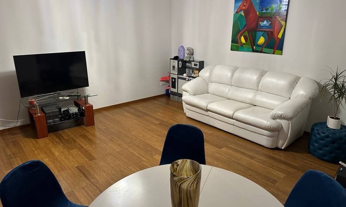Mirow Apartment | Oxygen Apartment in the heart of Warsaw entertainment and financial centre.
