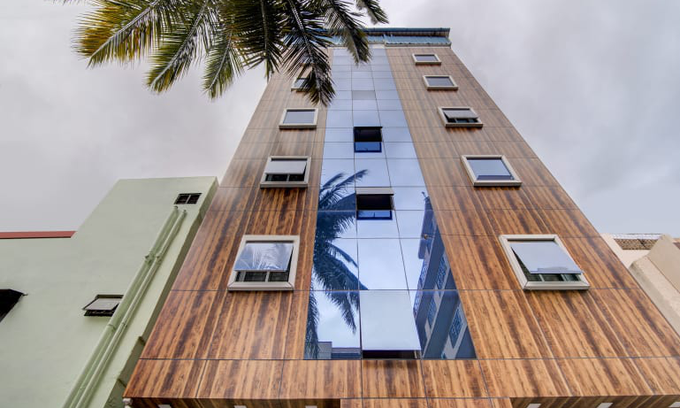 BTM Layout Hotel | OYO 11916 Varcity Plaza