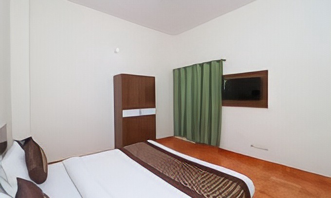 Mahipalpur Hotel | OYO 12942 Nathu Palace