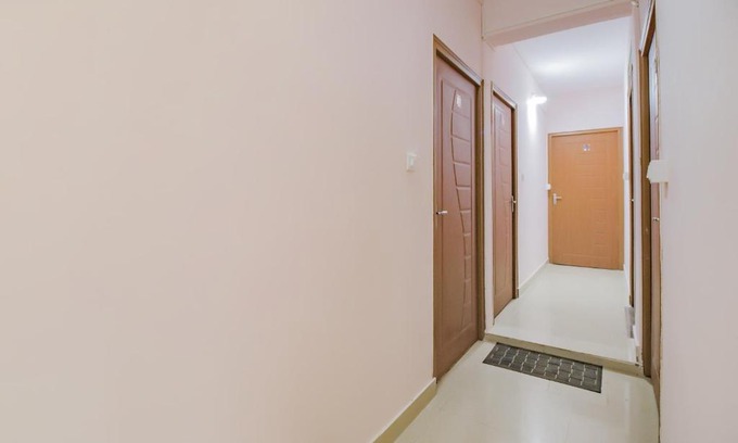 Narasapura Hotel | OYO 79181 Sri Dhanalakshmi Boarding & Lodging