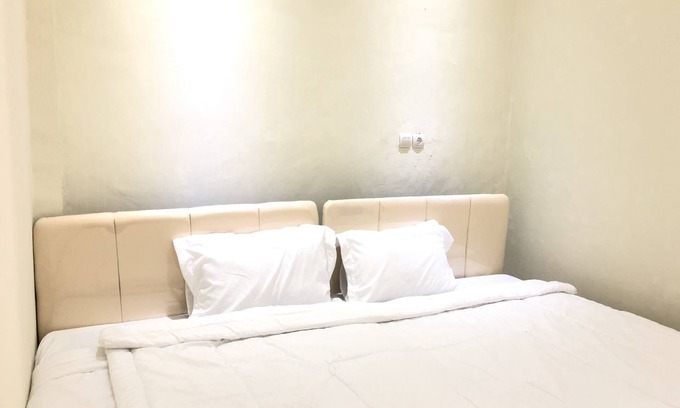 Sidoarjo Hotel | OYO 90299 Corner Guest House
