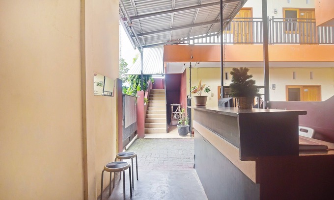 Manado Hotel | OYO 90463 A2b Guesthouse