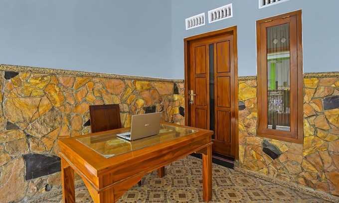 Bangil Hotel | OYO 92416 Salsabila Homestay