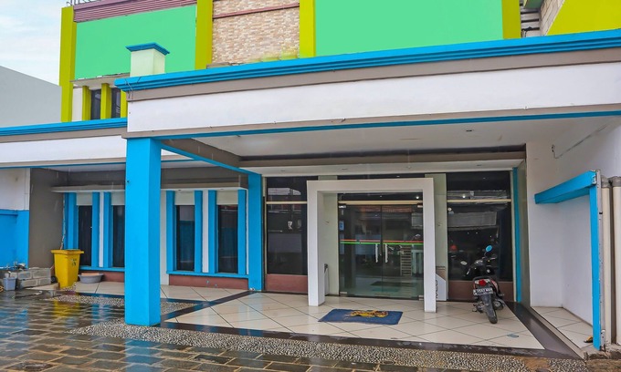 Tangerang Hotel | OYO 92469 Hotel Sahabat