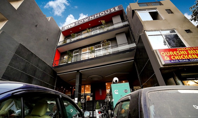Chhatarpur Hotel | OYO Townhouse 067 Chattarpur