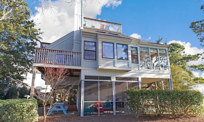 Litchfield by the Sea House | Oyster Catcher 32 Lake View 3BR 3BA Villa w Kitchen