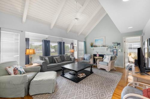 Litchfield by the Sea House | Oyster Catcher Oasis 3BR Villa Roof Top Balcony