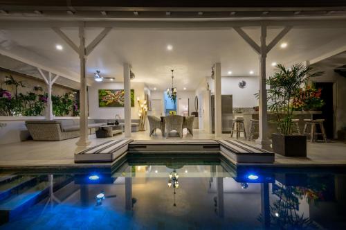 Laksmana Villa | Ozamiz Villa Seminyak by Villas R Us