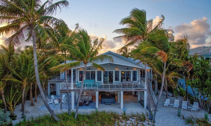 Marathon House | P04 - Spectacular 6 bedroom, 6 bath home is a rare beach front beauty with.