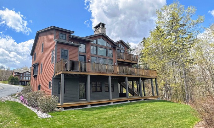 Bethlehem House | P5 Ski-in Ski-out Presidential View, single fam w/garage, pool table, ping pong, Dog Friendly!