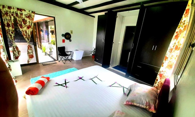 Pacific Harbour House | Pacific Harbor Eco Villa and Shark Dive Accomodations