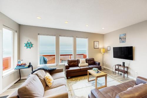 Rockaway Beach House | Pacific Horizon Haven