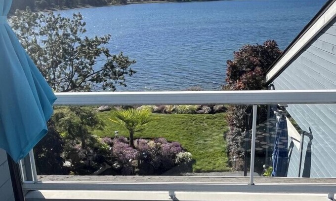 Regional District of Nanaimo Apartment | Pacific Shores - 2 Bdrm Oceanfront Unit with deck