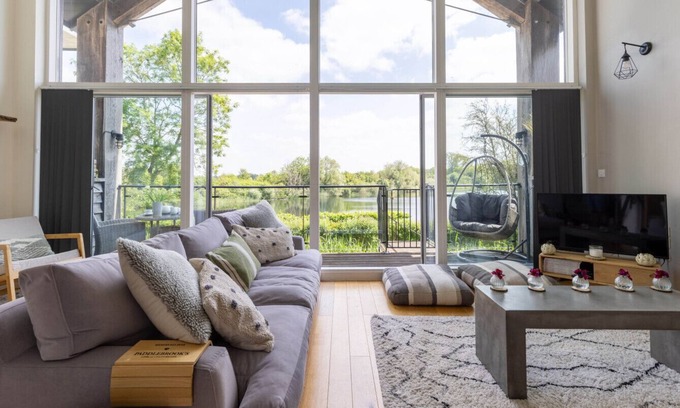 Malmesbury House | Paddlebrook - HM56 - Lakeside Spa Property