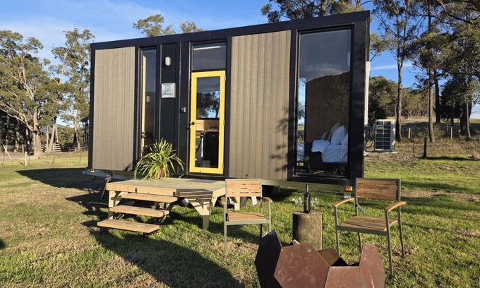 Wesburn House | Paddock & Peak by Tiny Away