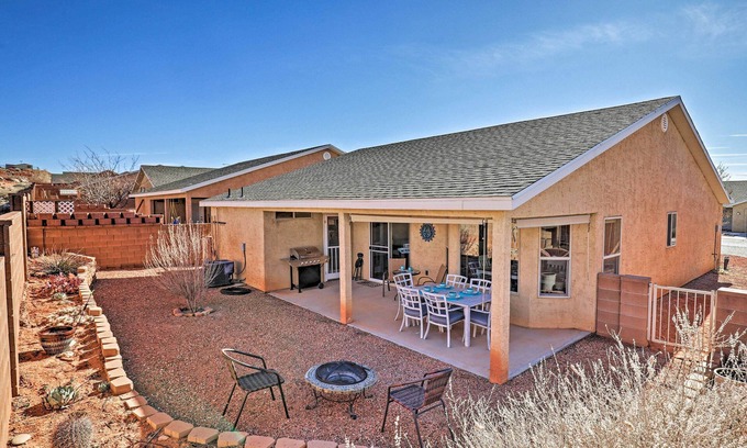 Page House | Page Family Getaway w/Yard < 7 Mi to Lake Powell!