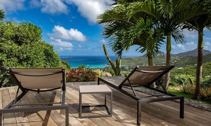 Lurin Villa | Pajoma in Lurin by Personal Villas - Gorgeous Swimming Pool, Surrounding Patios