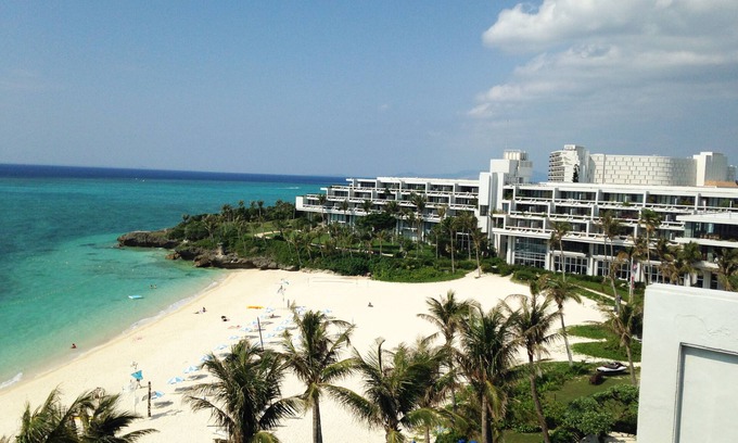 Maeganeku Resort | Palace in Moon Beach