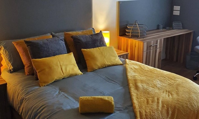 Huddersfield Apartment | Palace Studio Classic self-contained studio