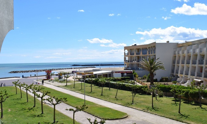 Palavas-les-Flots Apartment | Palavas-les-flôts Beautiful F2 apartment on the first line overlooking the sea and pond