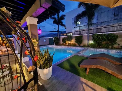 Calamba Villa | Palazzo 1 HotSpring,3Bedrooms 35to40pax, Pansol Calamba