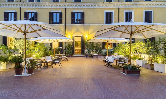 Rome City Centre Apartment | Palazzo Berardi: Renaissance Downtown Luxury Villa