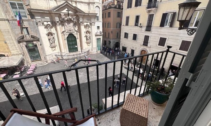 Rione VIII Sant'Eustachio Apartment | Palazzo Franchi, noble and elegant mansion a few steps from the Pantheon