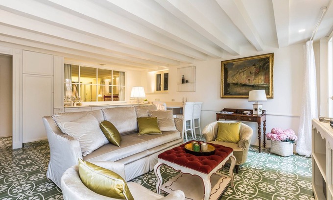 Dorsoduro Villa | Palazzo Gioiello - Two Bedroom Villa, Sleeps 4