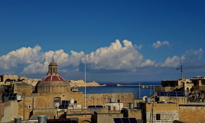 Birgu House | Pallazzetto, in Birgu/Vittoriosa, rooftop pool with views of sea and Valletta